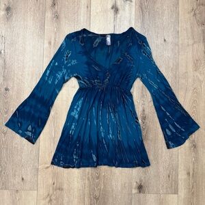Like New MULATA V-Neck Bell Sleeve Tie Dye Shirt Women’s Medium